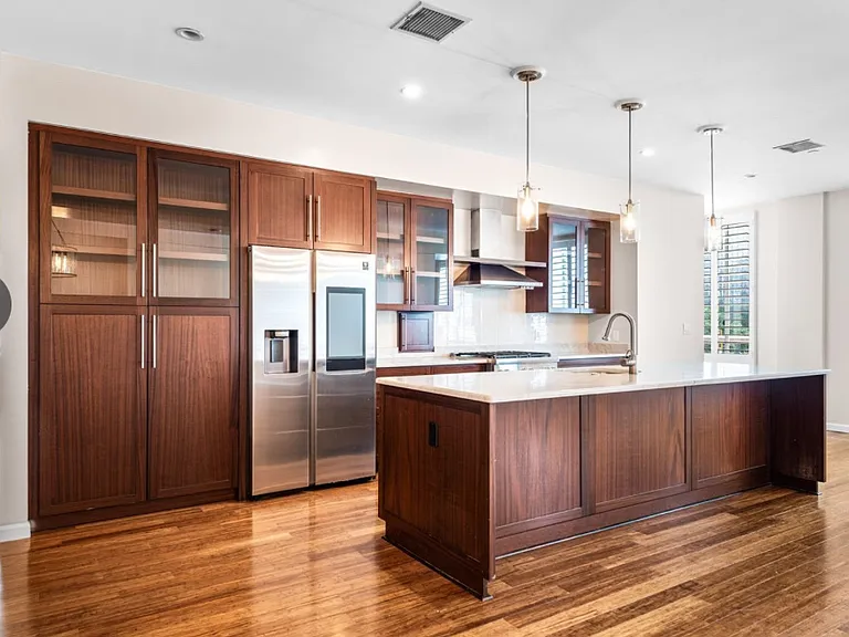 405 Central Ave #210 — Photo 8