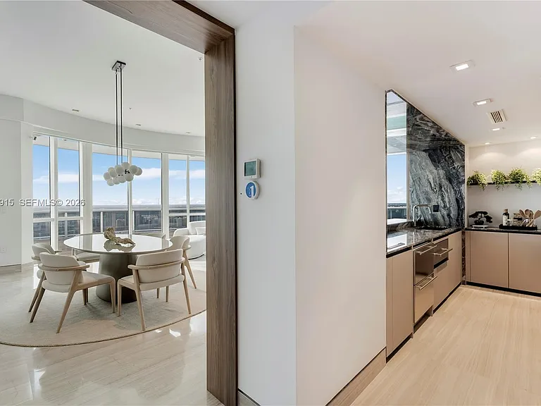 18201 E Collins Ave #TS1 — Photo 27