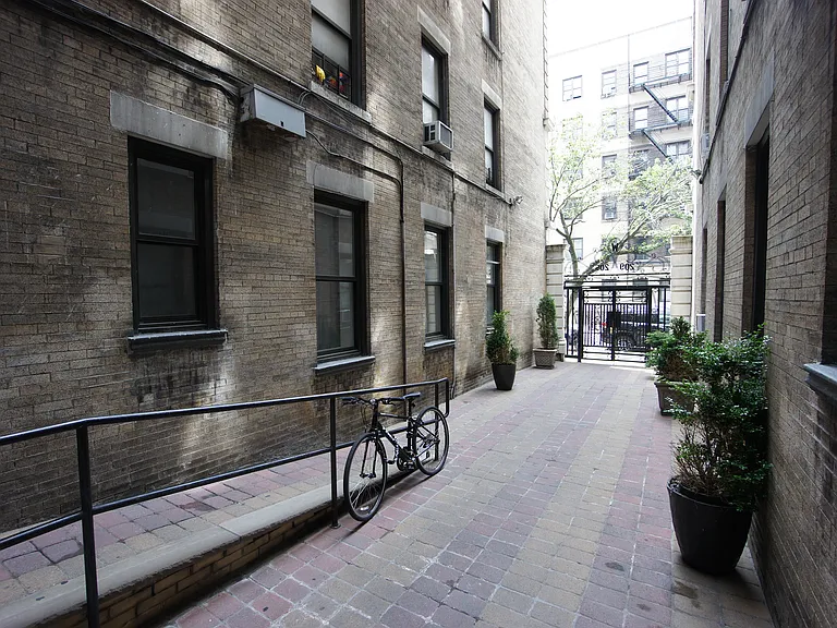 205 W 103rd St #6B — Photo 12