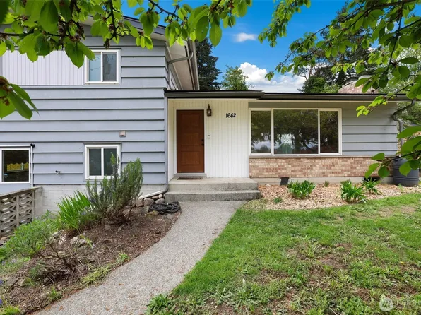1642 Browns Point Boulevard, Tacoma, WA 98422
