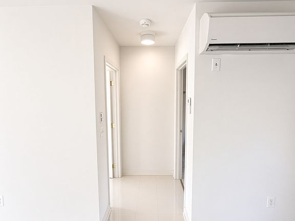 4th image of 844 Round Hill Rd #A