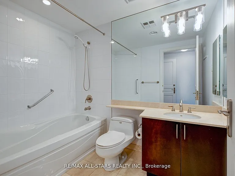 7071 Bayview Ave #211 — Photo 28