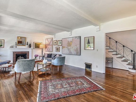5th image of 830 Westchester Pl