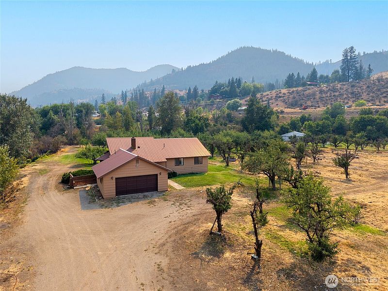 2nd image of 905 Schulz Lane