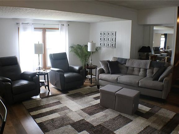 5th image of 49 Jenny Ln