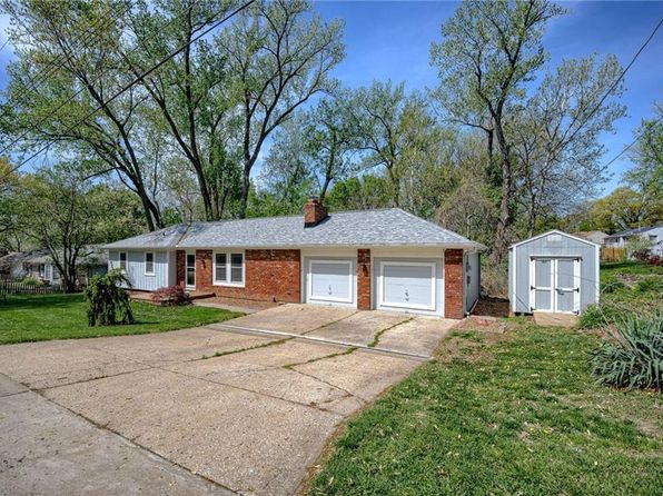 922 NW Valley Ln, Riverside, MO 64150