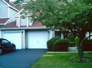 16 Heritage Ct, Oak Ridge, NJ 07438