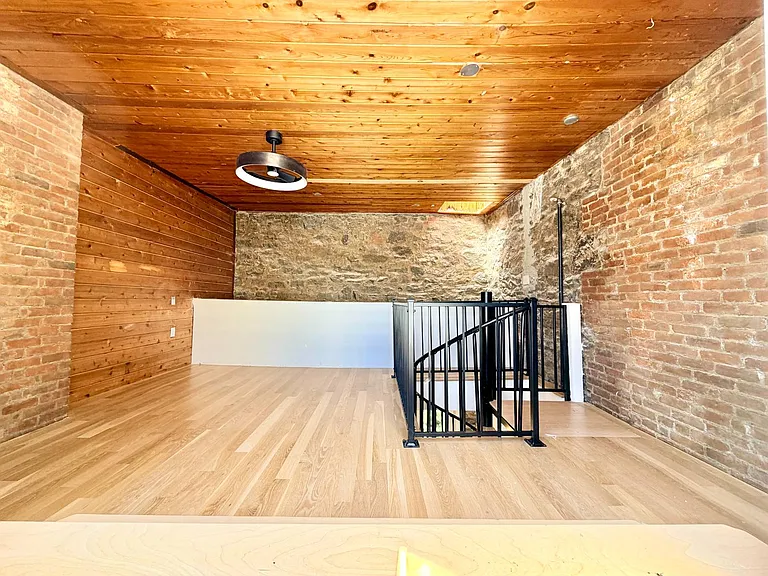 155 Beacon Hill Dr #8 — Photo 21