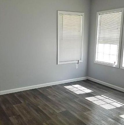 4th image of 1008 Rock Springs St