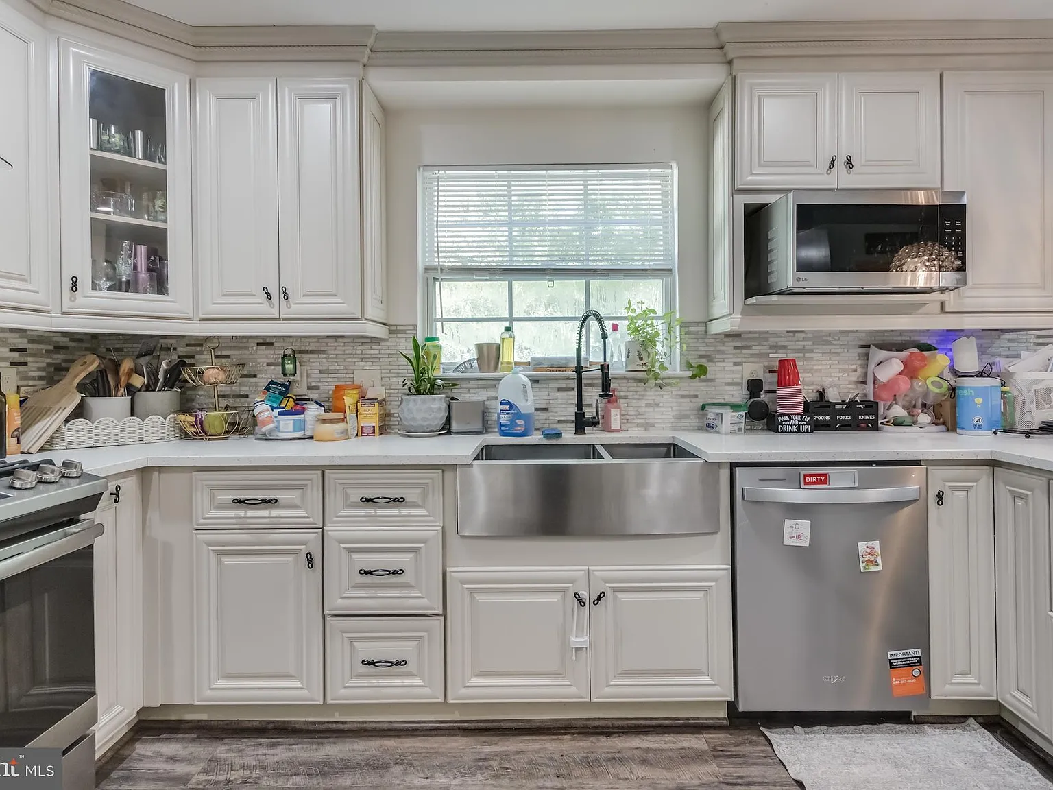 4 bed, 3.5 bath, 3120 sqft, $3,900 — Photo 4