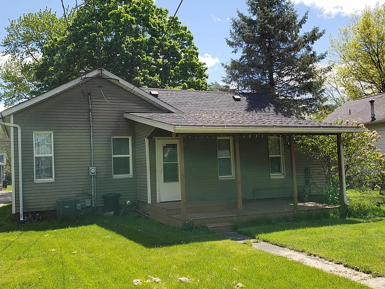 1057 Reynolds St — Photo 9