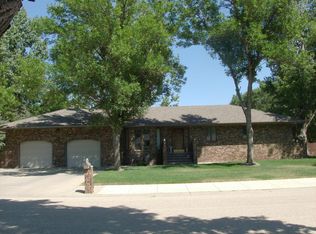 2506 Bobbie Dr, Aberdeen, SD 57401