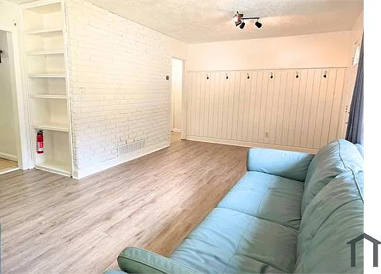 3 bed, 1000 sqft, $1,850 — Photo 4