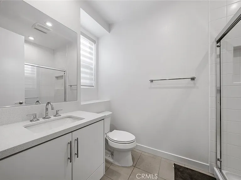 637 S Lyon St — Photo 29
