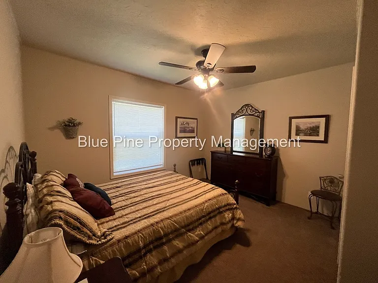 128 N 4 W — Photo 14