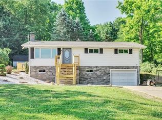 160 Maple Dr, New Kensington, PA 15068