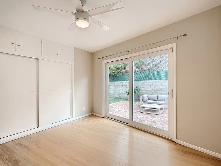 3766 Willowcrest Ave — Photo 12