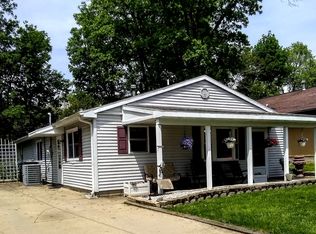 1215 S Livingston St, Bloomington, IL 61701