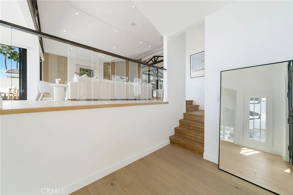 3 bed, 3.5 bath, 3592 sqft, $16,900 — Photo 4