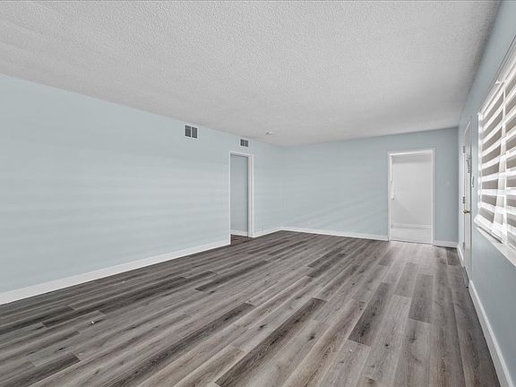 3rd image of 1700 Rexford Dr #103