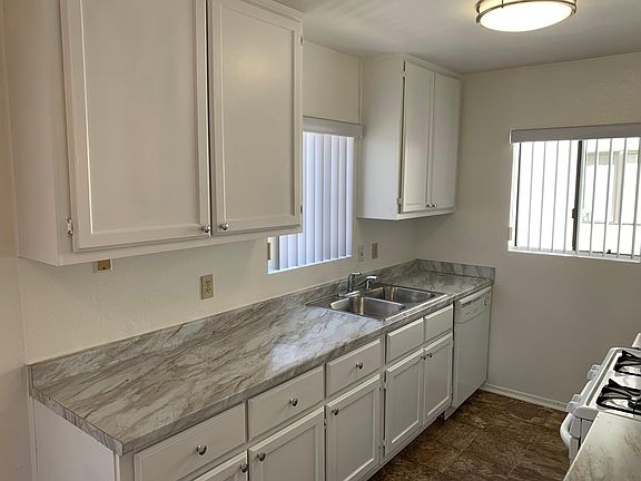 3rd image of 1163 Justin Ave APT 8
