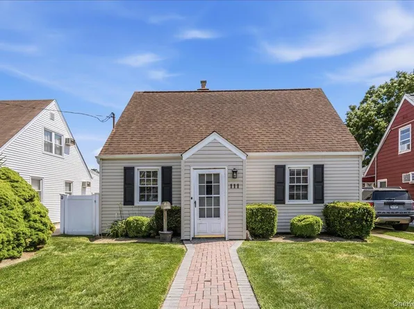 111 Birch Lane, Valley Stream, NY 11581