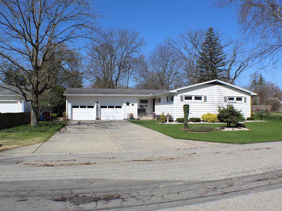1st image of 8 Elmwood Dr