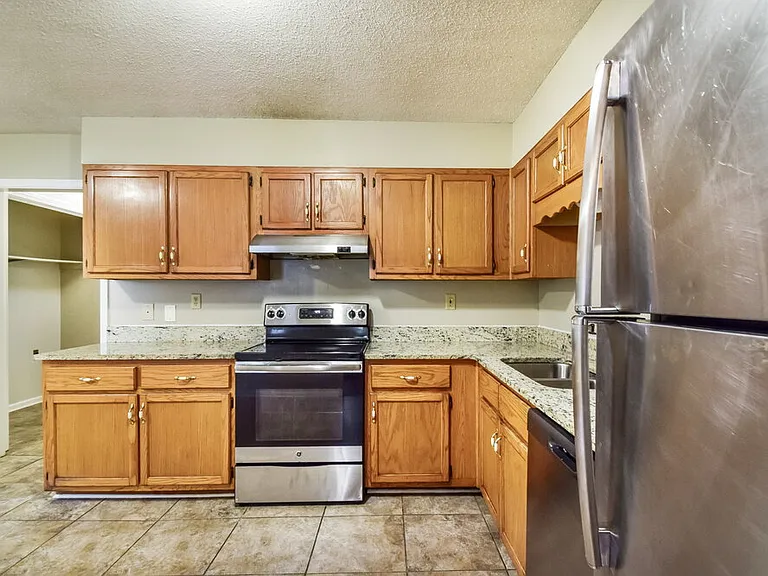 6763 Ashland Dr — Photo 7