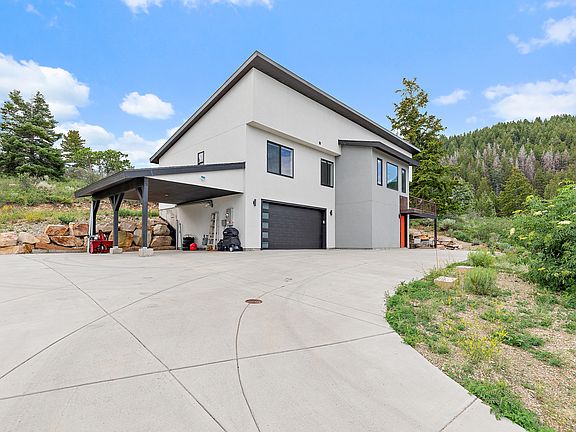 3rd image of 329 Matterhorn Dr
