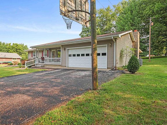 3rd image of 260 Cavins Ln