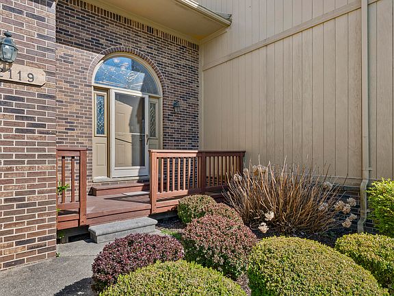 3rd image of 2119 Rochelle Park Dr