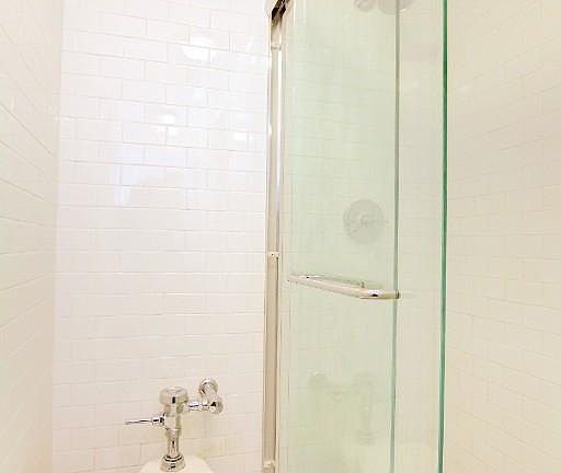 5th image of 321 E 43rd St APT 703