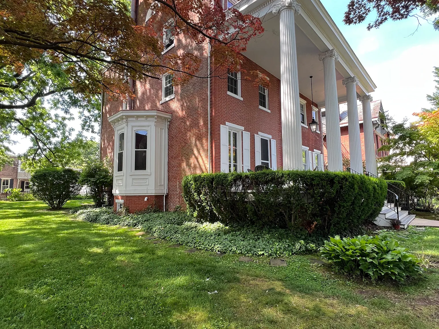 1 bed, 700 sqft, $1,800 — Photo 2