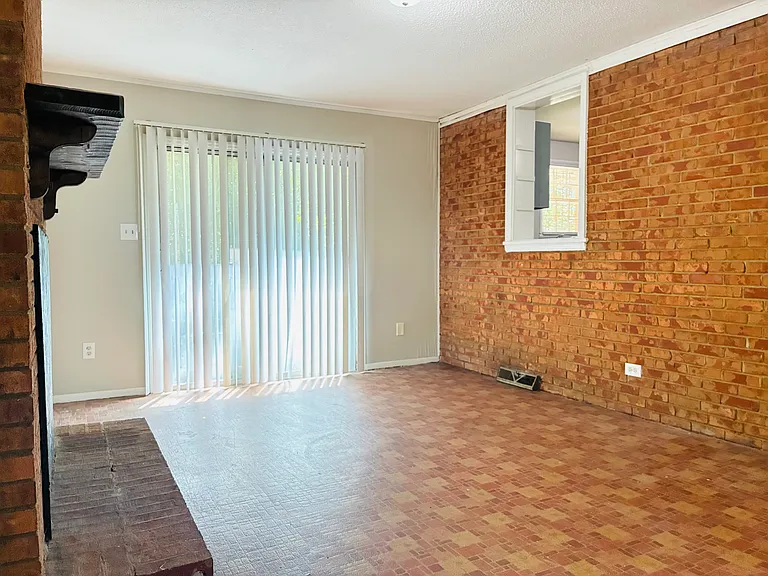 5015 Grapevine Dr — Photo 9