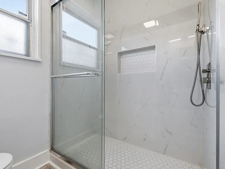1441 W Lynn Dr — Photo 16