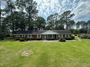 88 Clifton Rd, Baxley, GA 31513