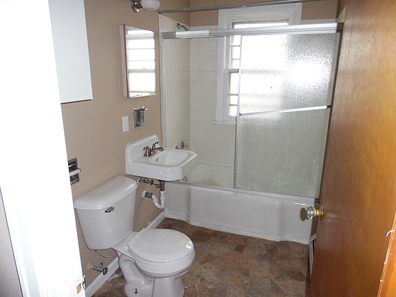 5th image of 750 Portage Ave APT A