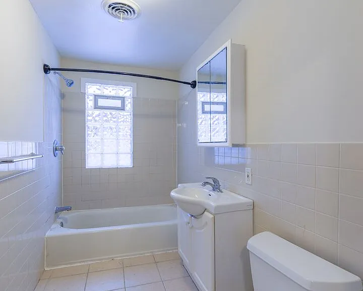 1715 Glenwood Avenue — Photo 11
