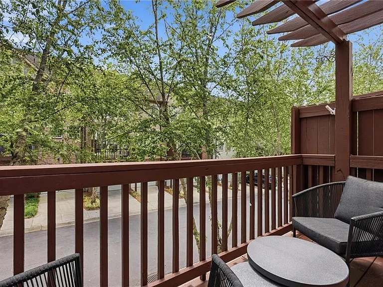 1237 Ashford Creek Park NE — Photo 8