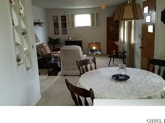 4th image of 99 Chestnut Hill Dr
