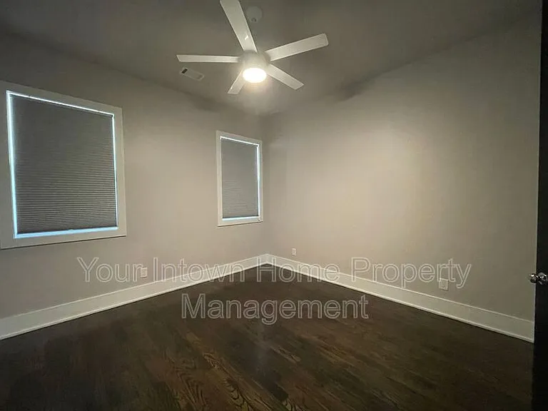 26 Walthall St NE — Photo 17
