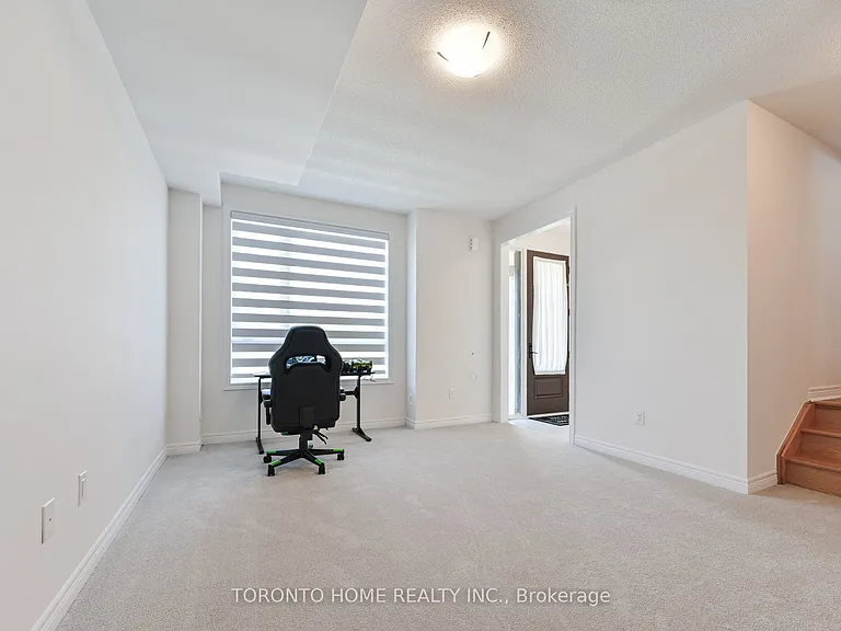 113 Mumbai Dr — Photo 5