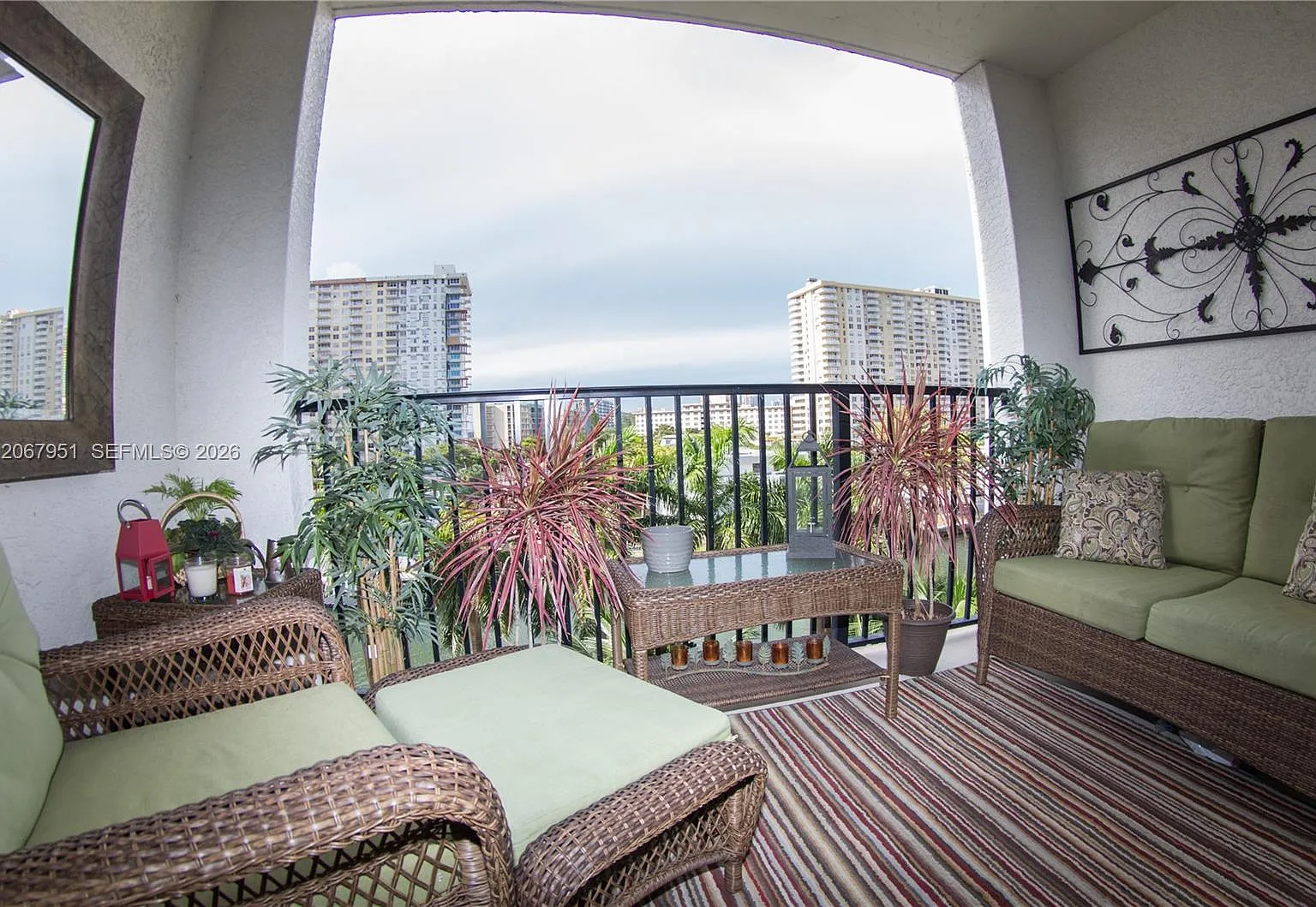 Porto Bellagio Condo — Photo 2