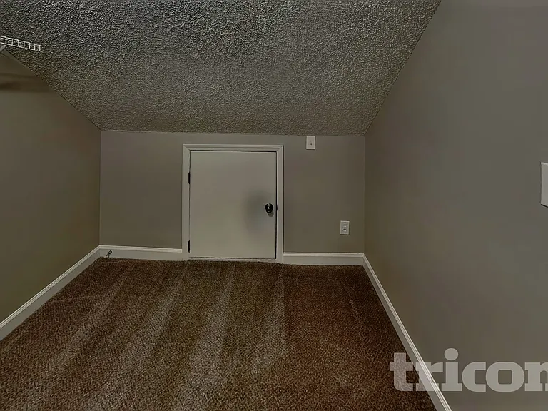 809 Valley Creek Dr — Photo 14