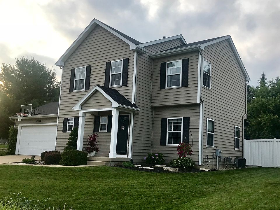 1st image of 824 Castlefort Ave