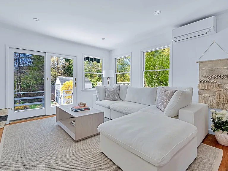 30 Wyandanch Ln — Photo 11
