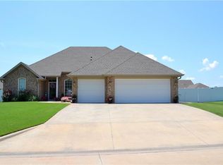1510 Pecan Crossing Dr, Tecumseh, OK 74804