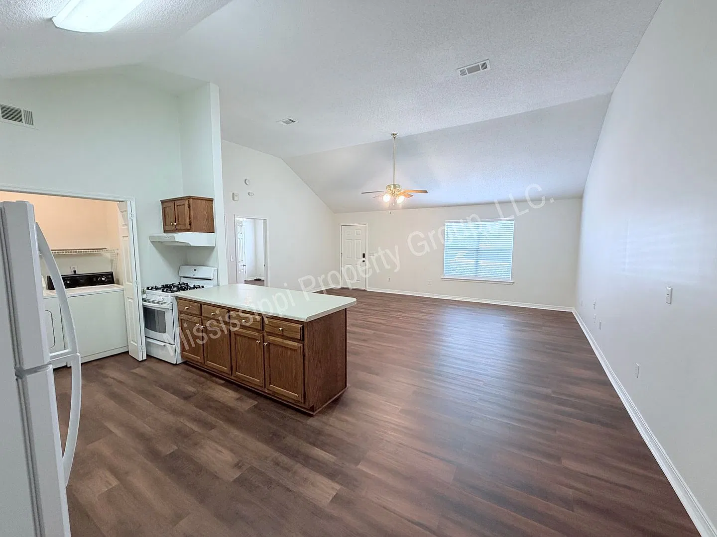 2BR/2BA House For Rent — Photo 4