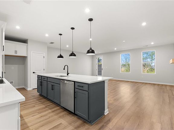 3rd image of 74 Shoal Ct