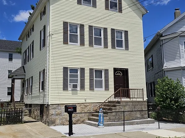 1380 Globe St, Fall River, MA 02721